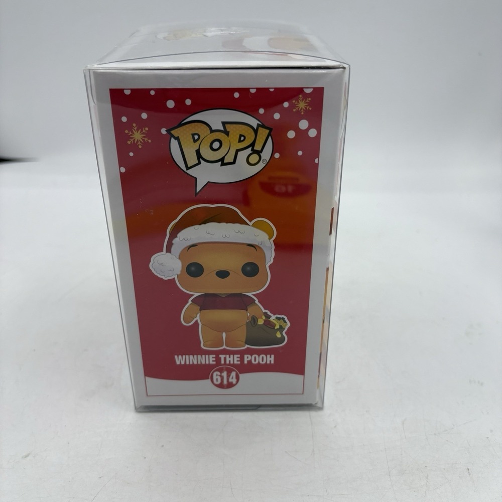 Funko Pop! Vinyl Figure Disney Winnie the Pooh Santa Hat 614 w Protector - Picture 3 of 7